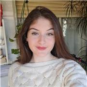 Soy estudiante y profesora de refuerzo para primaria y educación secundaria.